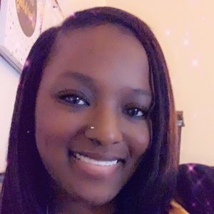 Meet your Posher, Whitney